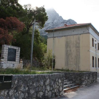 Škola Bast